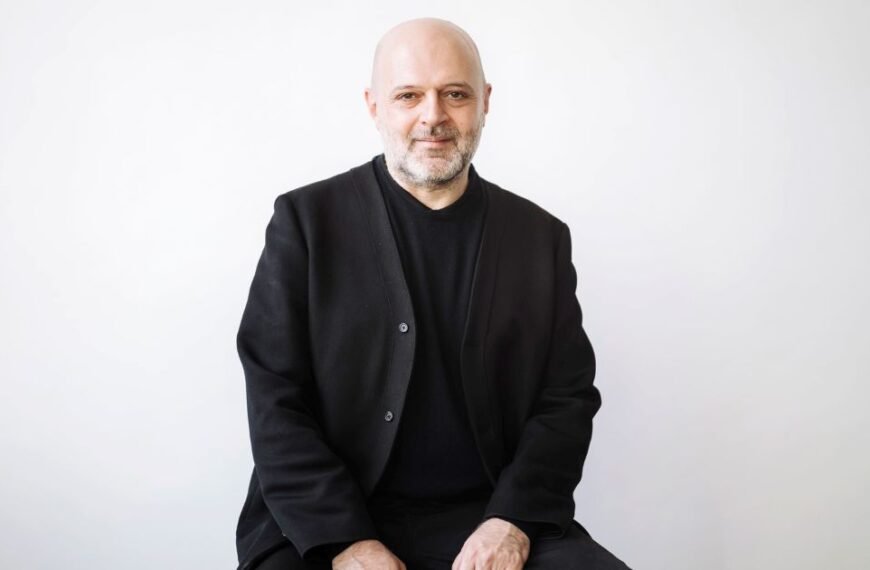 Arte y Elegancia: Hussein Chalayan Impulsa la Moda Demi-Couture en Vionnet