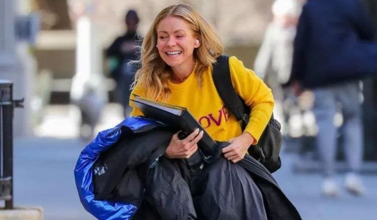 Kelly Ripa mejoró una tendencia de mezclilla odiada