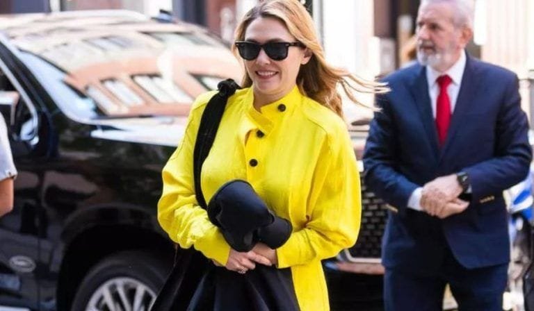 Elizabeth Olsen lució un vestido amarillo