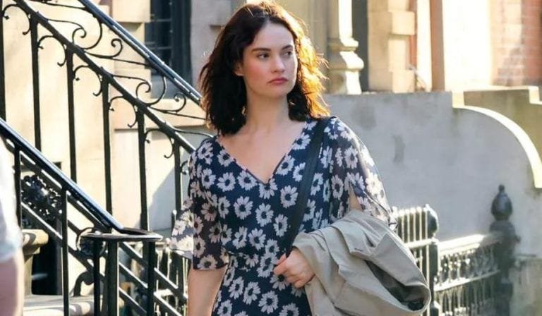 Lily James lució un conjunto primaveral sencillo