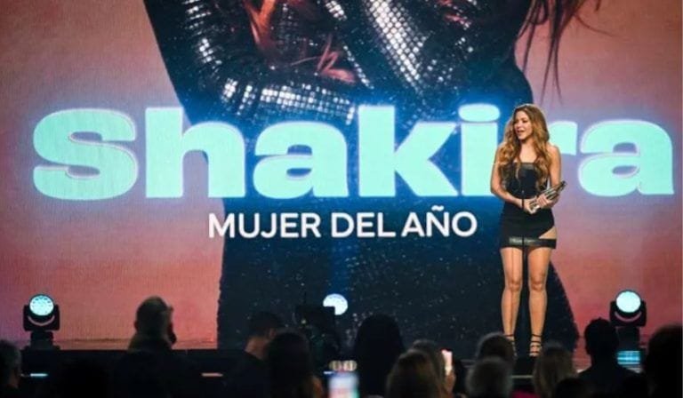 Detalles del polémico vestido negro de Shakira