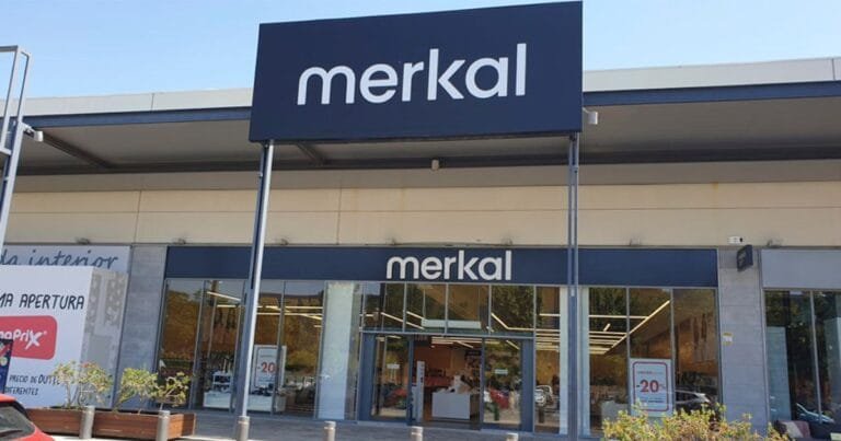 Merkal da un gran salto al multimarca