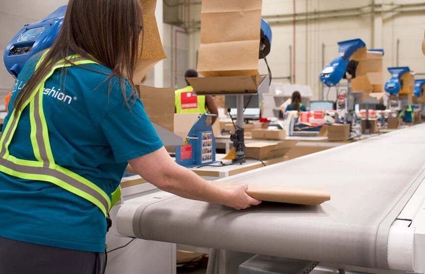 Logisfashion espera aumentar un 20 % la gestión de artículos este Black Friday