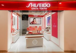 Shiseido ajusta su pronóstico de beneficios por problemas…