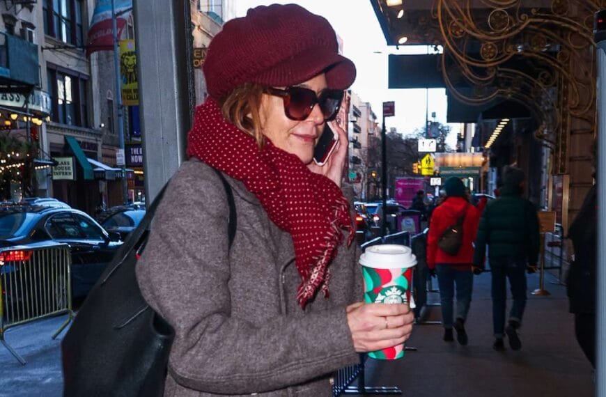 El excéntrico conjunto de Katie…