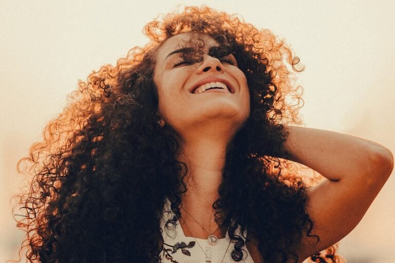 Tres productos para el cuidado del cabello rizado que elegiría una experta si solo pudiera escoger tres