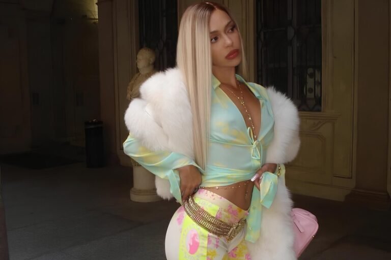 Bad Gyal vuelve totalmente irreconocible tras su cambio de look, adiós a la melena XXL de chica dura