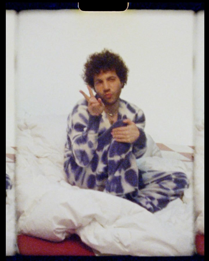 El consejo de Benny Blanco para encontrar el amor: “No te conformes”
