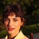 El corte de pelo híbrido entre el pixie y el bob para cabello rizado