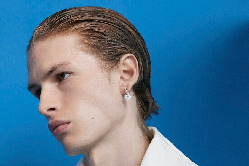 El icónico peinado de los años veinte vuelve a ser el preferido de los hombres más elegantes este verano de 2025