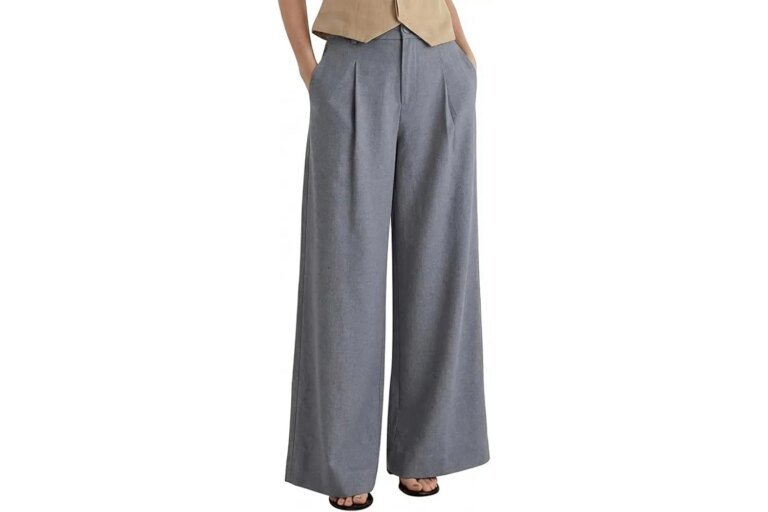 He añadido el lujoso look de chica moderna de Jennifer Lopez a mi moodboard de 2026—sus pantalones de rica son mi próxima compra