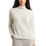 Pamela Anderson Llevó la Combinación de Suéter y Abrigo que&hellip;