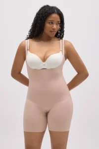 Body-up reductor con abertura y acabados invisibles nude de Ysabel Mora
