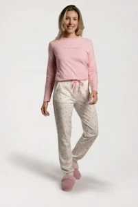 Pijama largo de algodón de Ysabel Mora con camiseta rosa y pantalón estampado en rosa y blanco