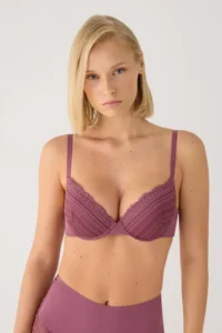 Sujetador push-up de encaje rosa de Ysabel Mora